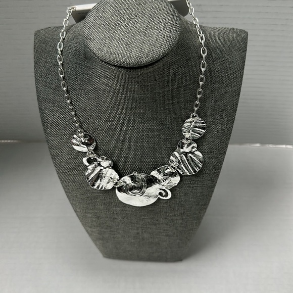 Fashion Jewelry Silver Necklace only. NEW - Picture 2 of 6